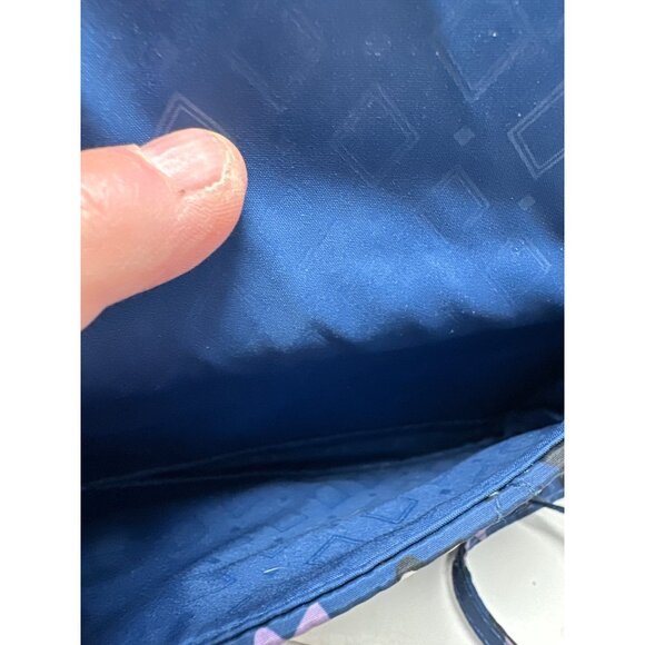 Vera Bradley Ultralight RFID 3-in-1 Crossbody Bag in Fleur Medallion - Picture 7 of 12